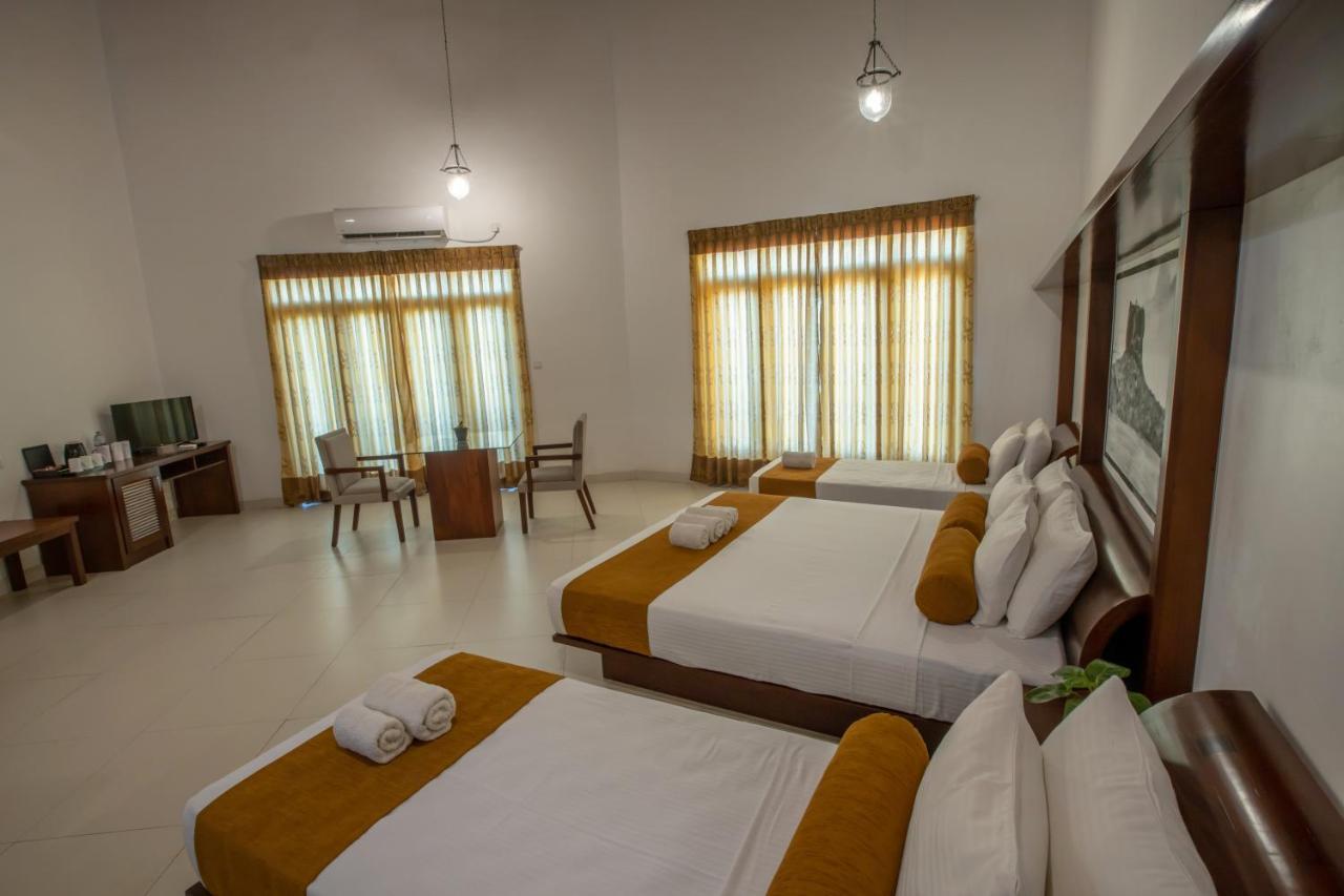 Sigiriya Wewa Addara Hotel - Hotel By The Lake Eksteriør billede